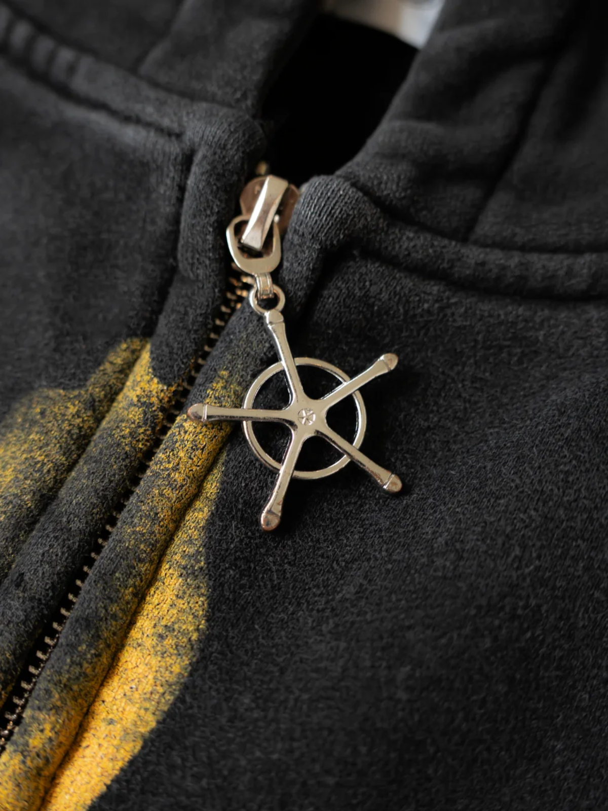 Yhwach Zip-up Hoodie